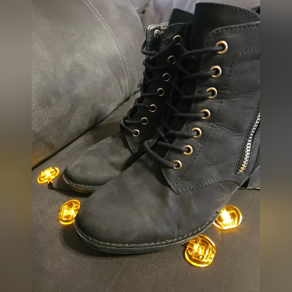 ALDO Black Microfiber Suede Lace Up zipper Boots sz6.5 - Picture 5 of 9